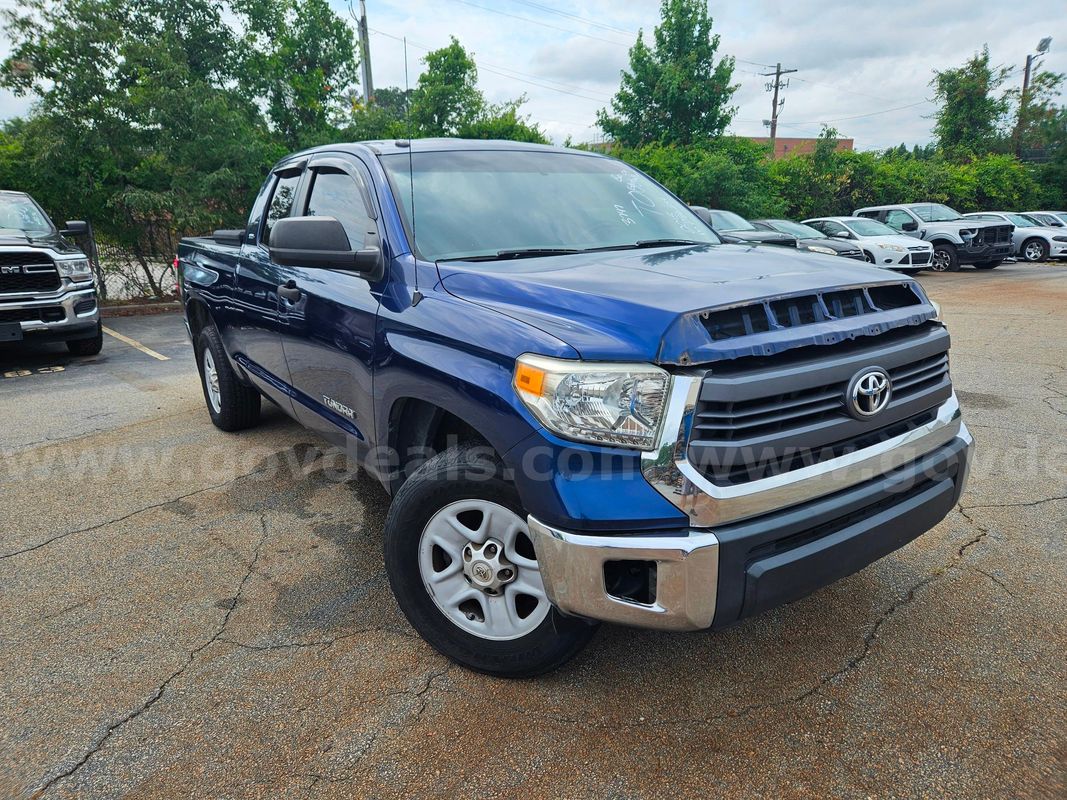 2015 Toyota Tundra Crew Cab 2WD 4-DR, 4.6L V8
