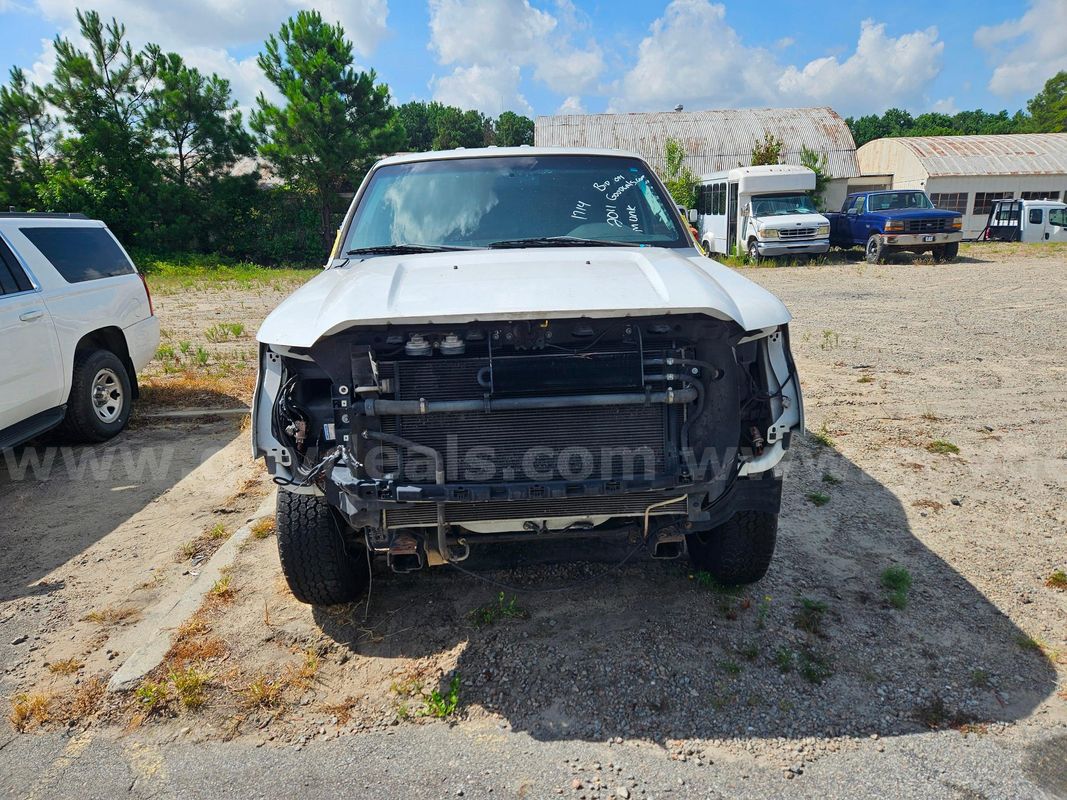 2011 Ford F-250 SD XL Crew Cab 4WD 4-DR, 6.7L V8 DIESEL