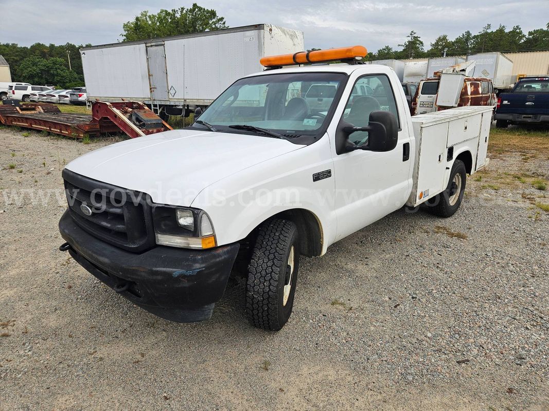 2004 Ford F-350 SD XL 2WD