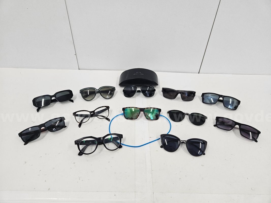 Lot of Oakley Sunglasses (Approx 7)