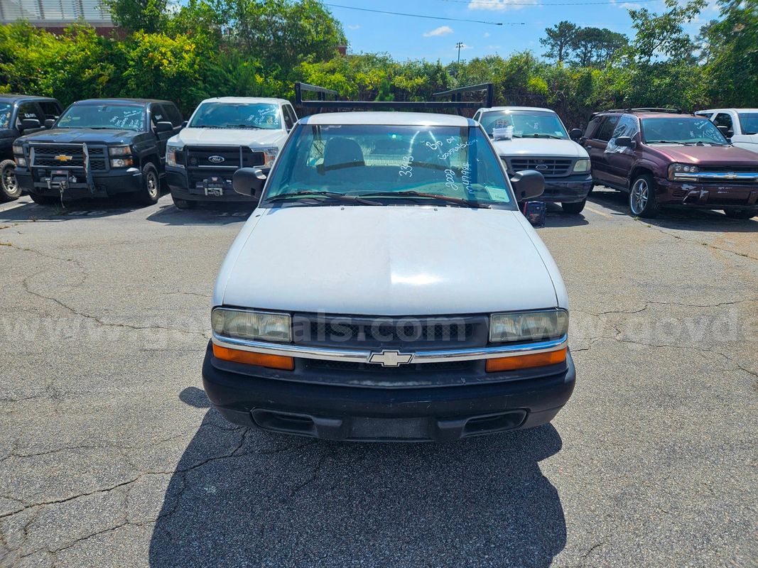 2002 Chevrolet S10 Pickup 2WD 2-DR, 2.2L L4