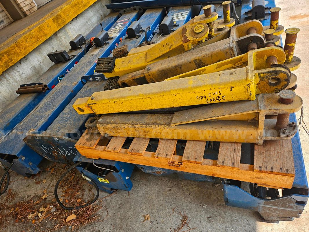 Lot of 3 Auto Lifts