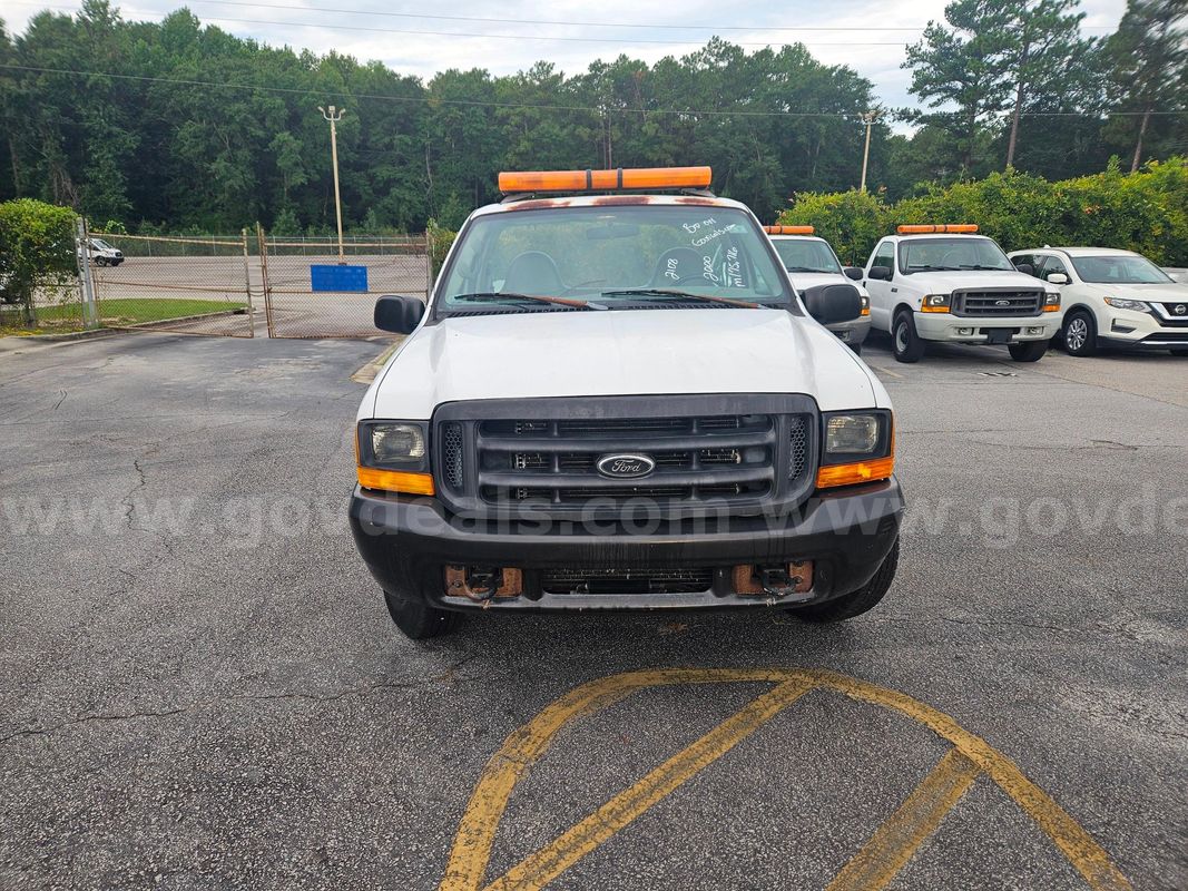 2000 Ford F-250 SD XL Reg. Cab 2WD 2-DR, 5.4L V8 NO CAT