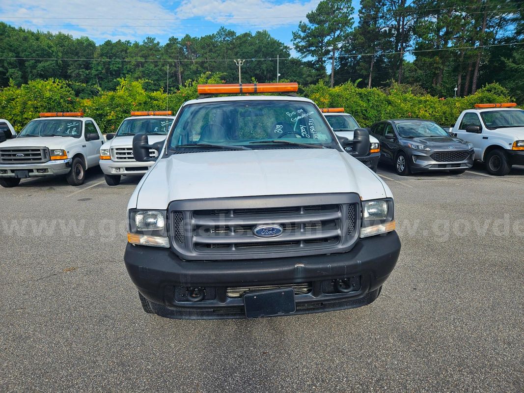 2004 Ford F-350 SD XL 2WD 2-DR, 5.4L V8