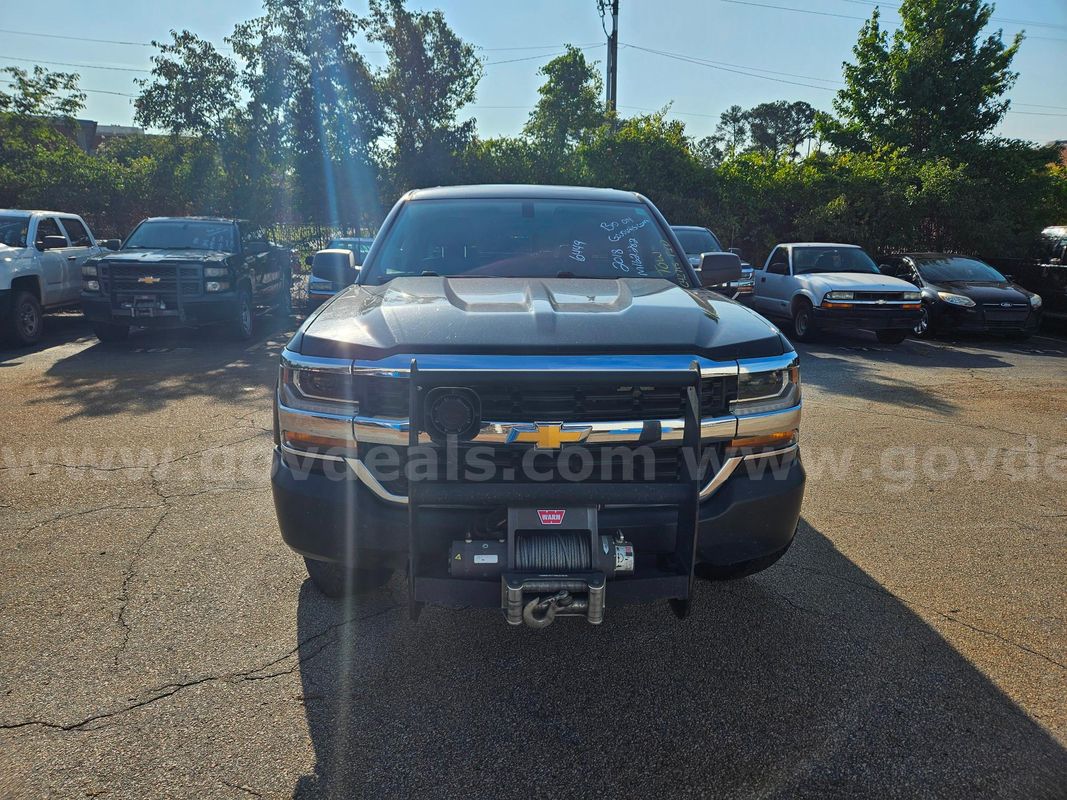 2018 Chevrolet Silverado 1500 Work Truck Crew Cab Short Box 4WD 4-DR, 5.3L V8
