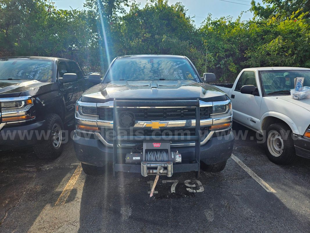 2018 Chevrolet Silverado 1500 Work Truck Crew Cab Short Box 4WD 4-DR, 5.3L V8