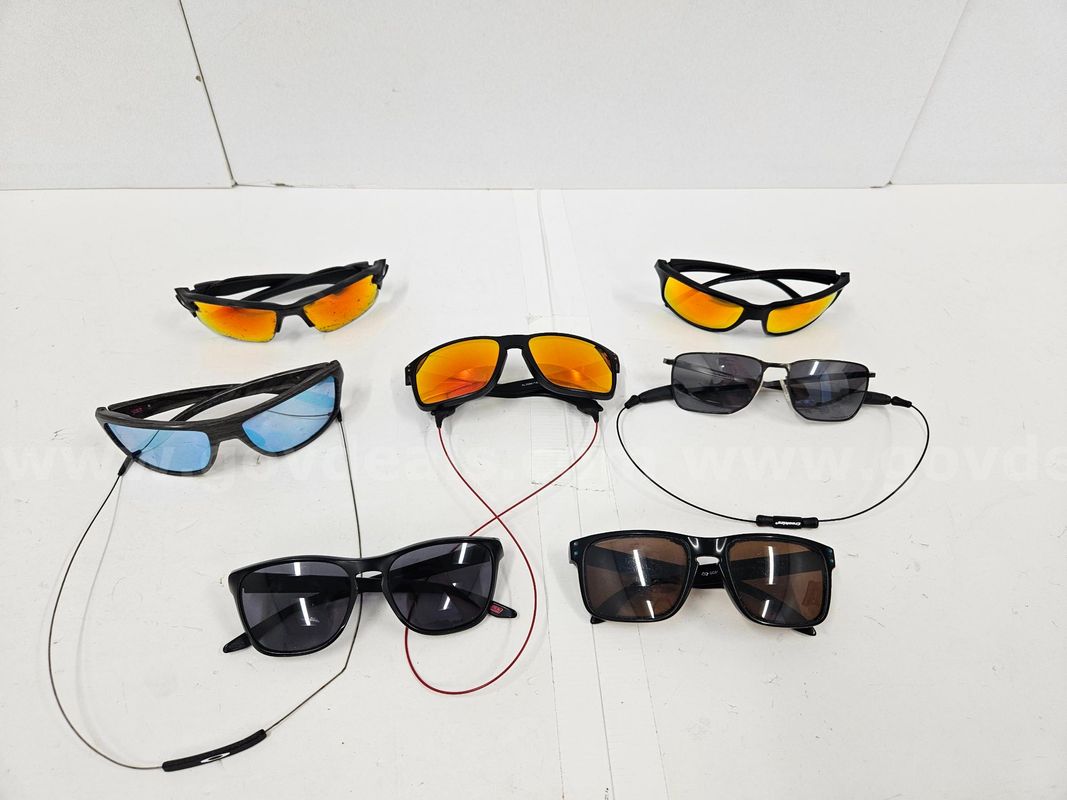 Lot of Oakley Sunglasses (Approx 7)