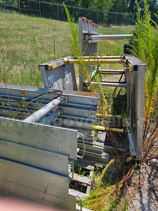 3Ft Trench Box w/ Hydraulic Pump and 4Ft Hydraulic Shoring System