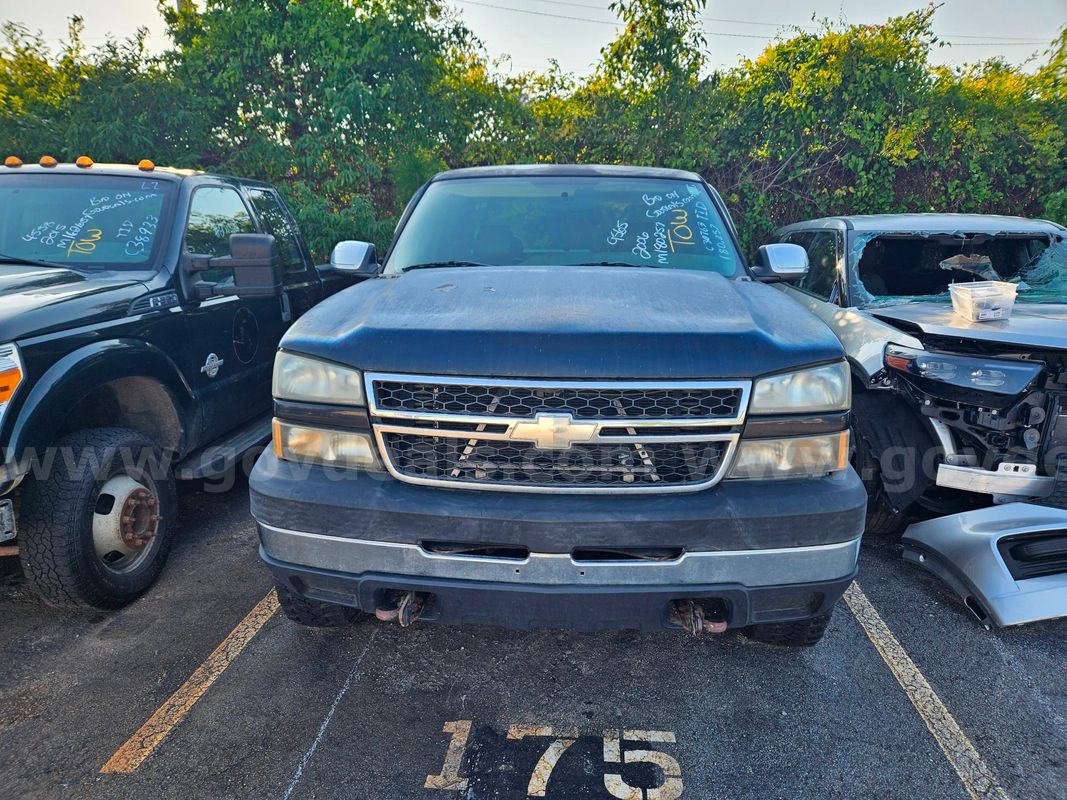 2006 Chevrolet Silverado 2500HD Ext. Cab 4WD 4-DR, 6.6L V8 TURBO DIESEL