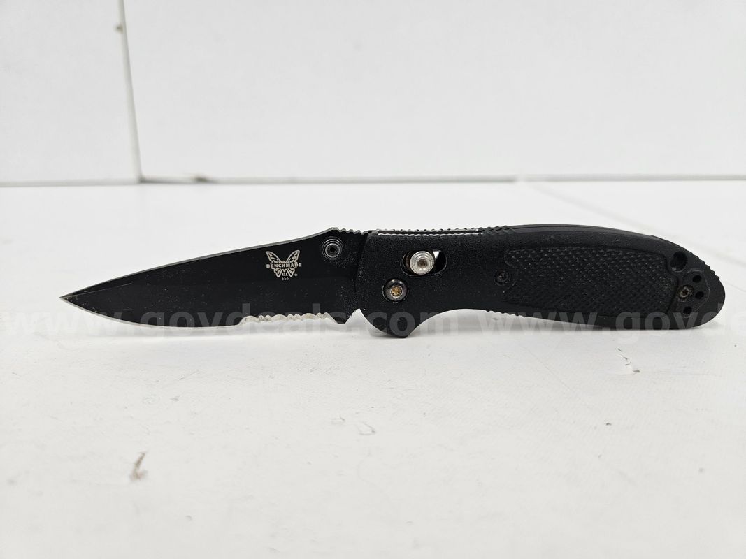 Benchmade 556 Knife
