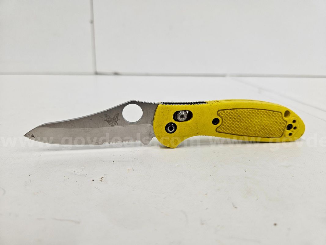 Benchmade 555 Knife