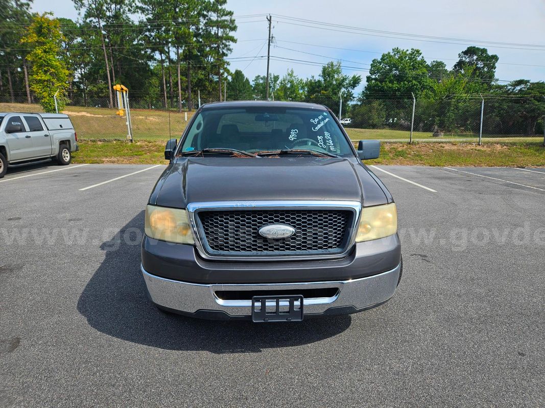 2008 Ford F-150 XLT SuperCrew 2WD 4-DR, 5.4L V8