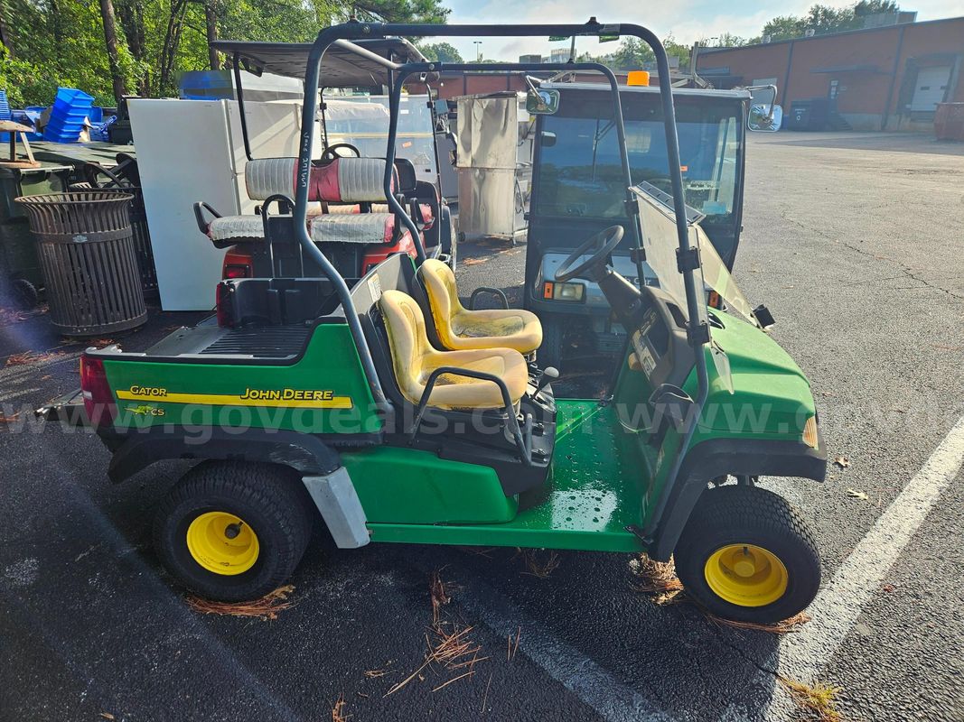 John Deere Gator