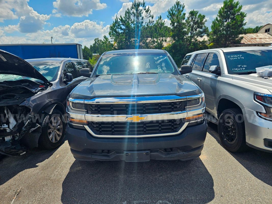 2017 Chevrolet Silverado 1500 LS Crew Cab Short Box 4WD 4-DR, 5.3L V8