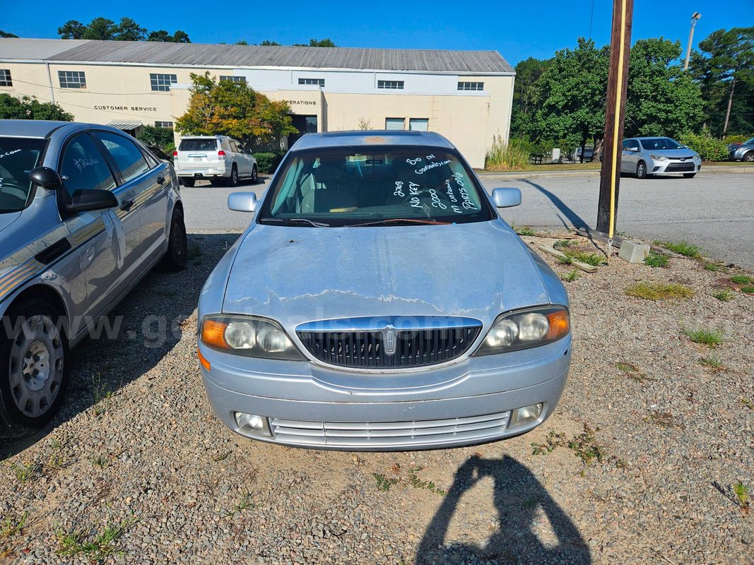 2000 Lincoln LS 4-DR, 3.9L V8 NO KEY/ PARTS/SCRAP