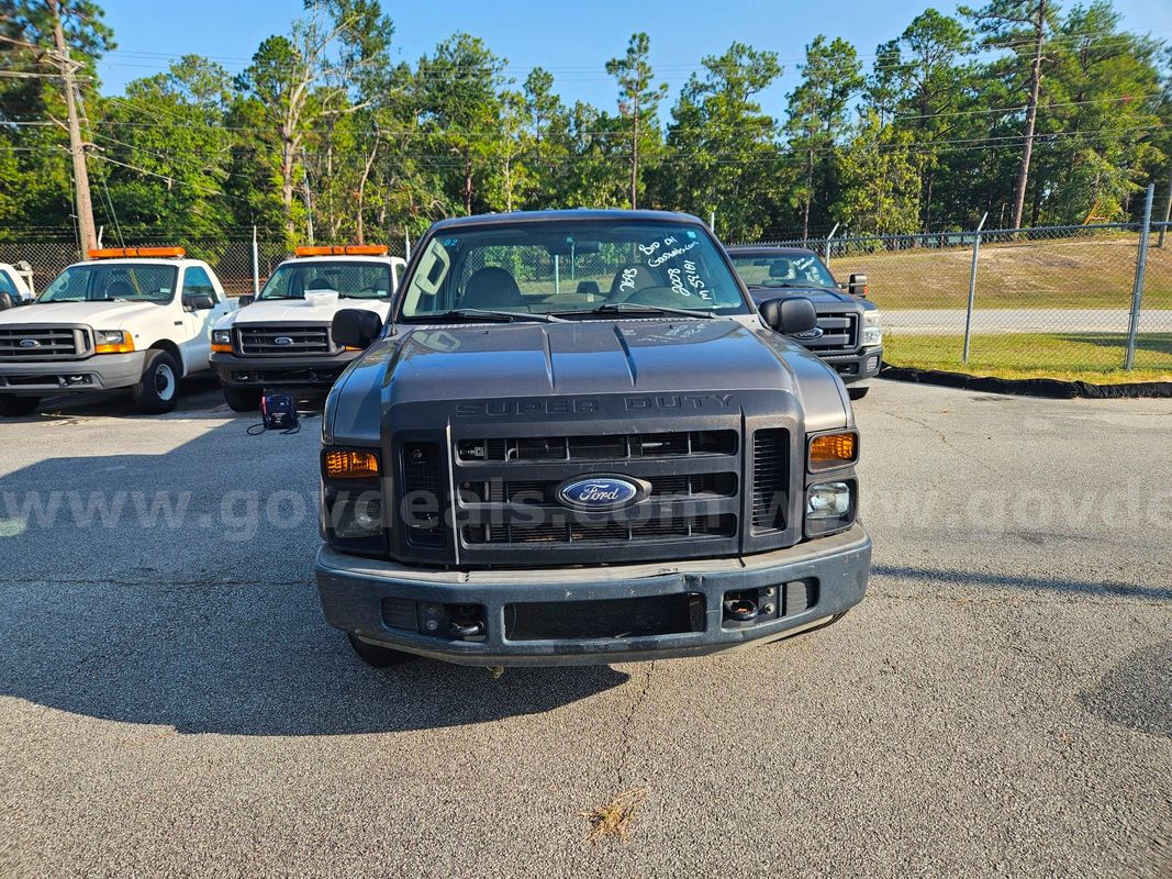 2008 Ford F-250 SD XL Crew Cab 2WD 4-DR, 5.4L V8