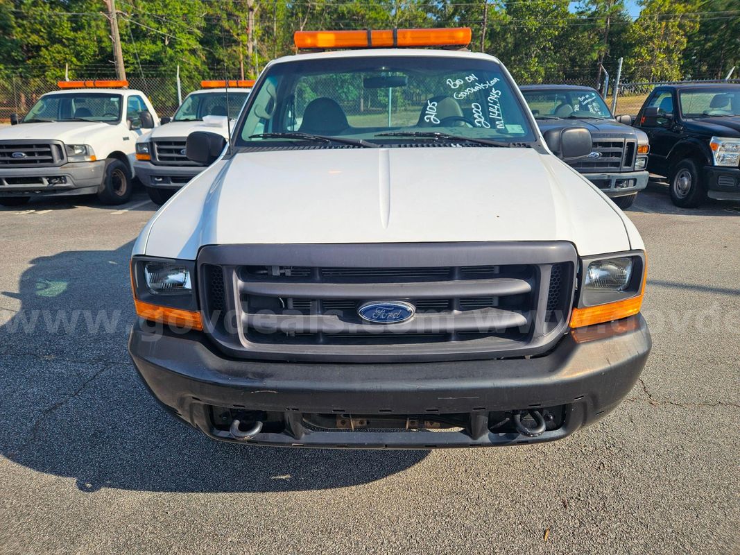 2000 Ford F-250 SD XL Reg. Cab 2WD 2-DR, 5.4L V8 NO CAT