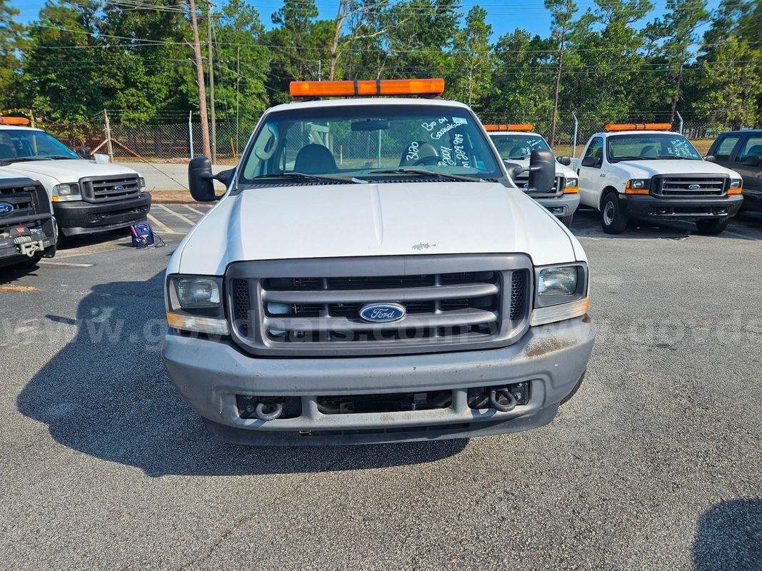 2004 Ford F-350 SD XL 2WD 2-DR, 5.4L V8