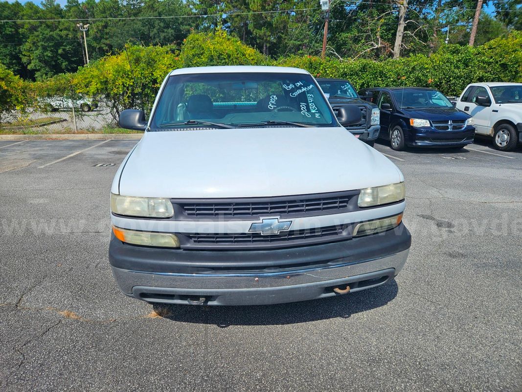 2001 Chevrolet Silverado 1500 Ext. Cab Long Bed 4WD 4-DR, 5.3L V8
