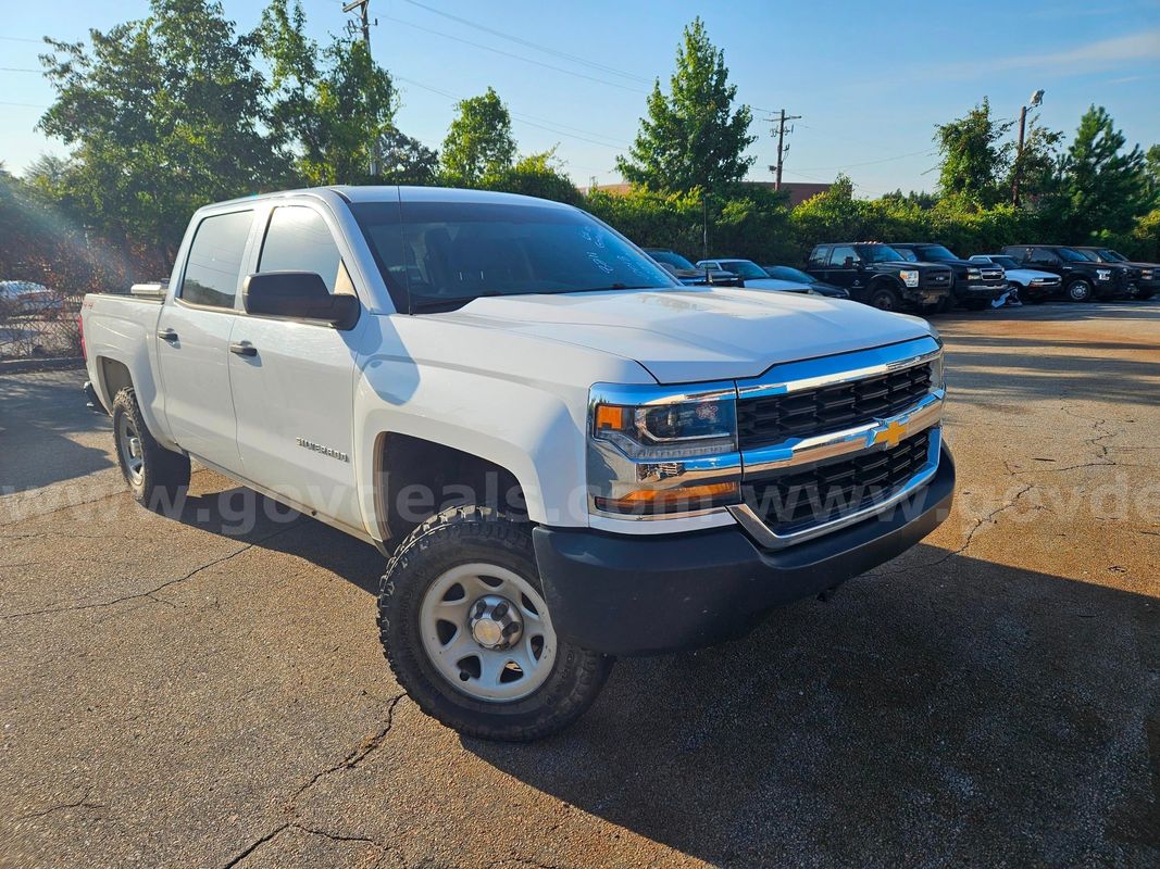 2018 Chevrolet Silverado 1500 Work Truck Crew Cab Short Box 4WD 4-DR, 5.3L V8