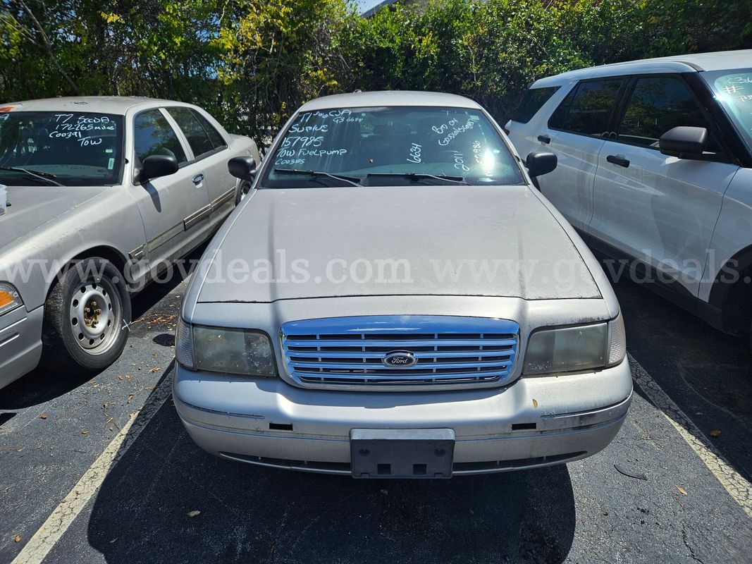 2011 Ford Crown Victoria Police Interceptor 4-DR 4.6L V8
