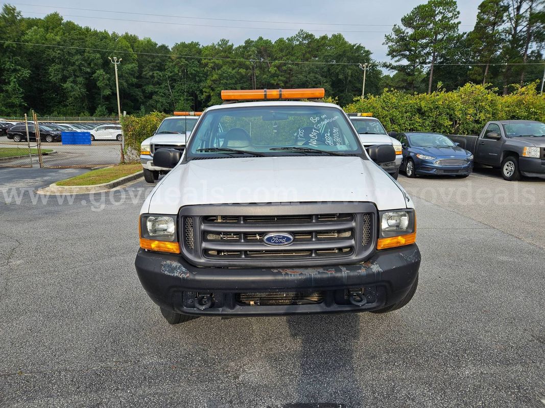 2000 Ford F-250 SD XL Reg. Cab 2WD 2-DR 5.4L V8 NO CAT