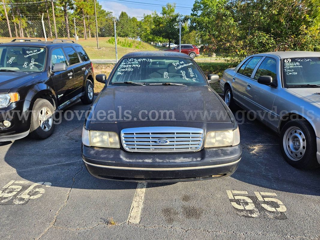2005 Ford Crown Victoria Police Interceptor 4-DR 4.6L V8