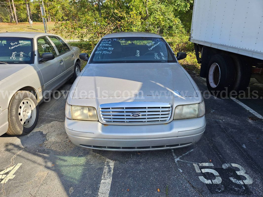 2011 Ford Crown Victoria Police Interceptor 4-DR 4.6L V8