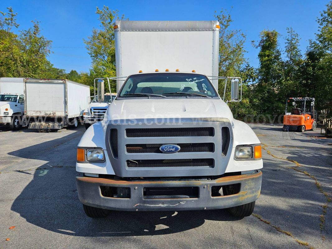 2011 Ford F-650 Reg Cab 2WD DRW 5.9L L6 DIESEL
