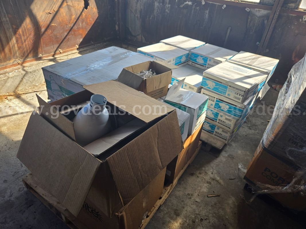 Lot of Assorted Lighting Fixtures