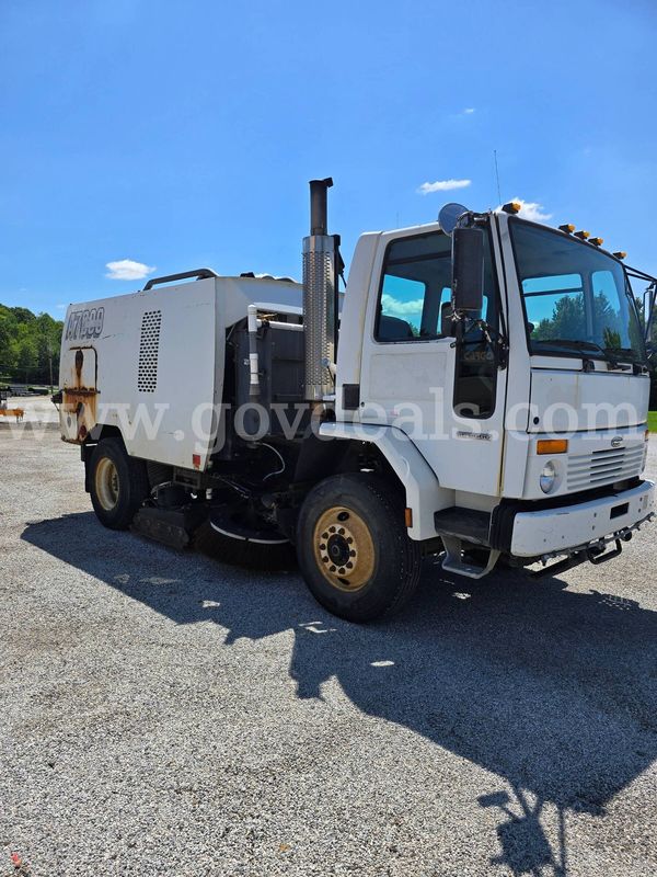 2004 Sterling SC8000
