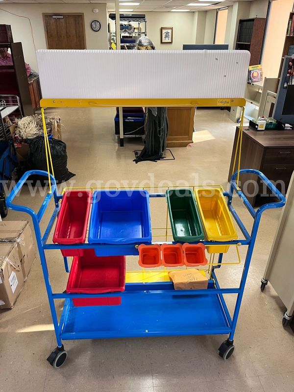 Mobile storage cart for art supplies