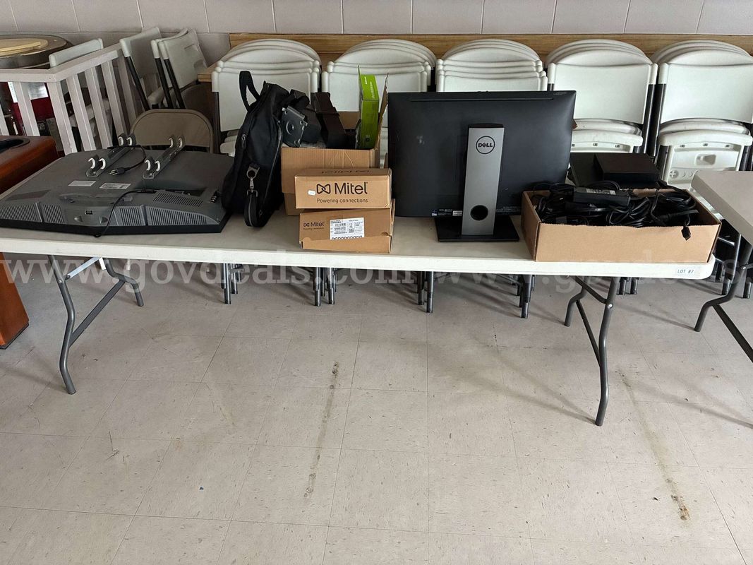Lot of Desktops, monitors, misc 7