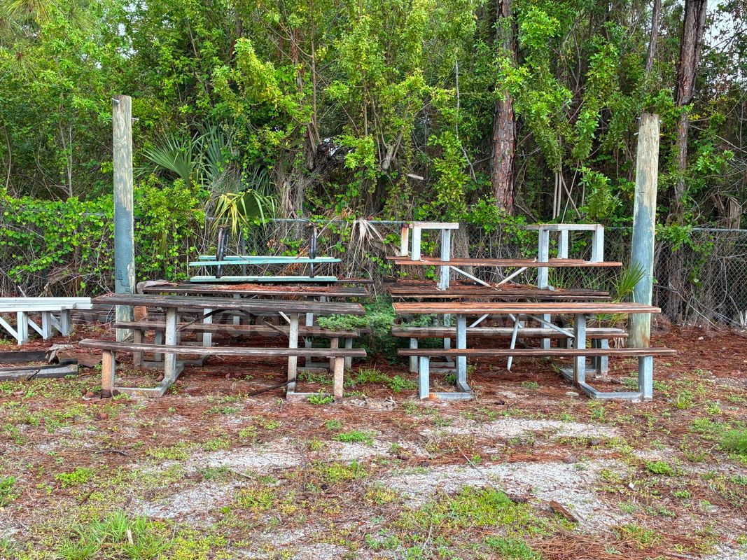8 Picnic Tables
