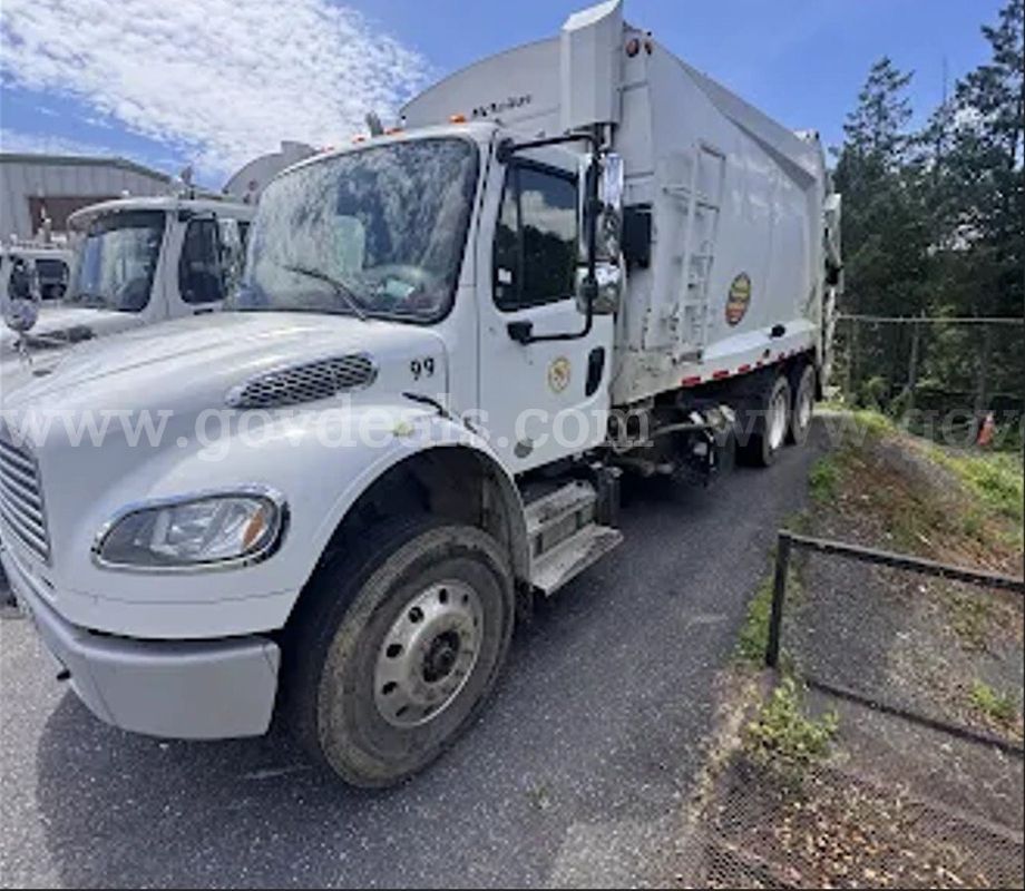 2016 Freightliner M2 106 Garbage Truck