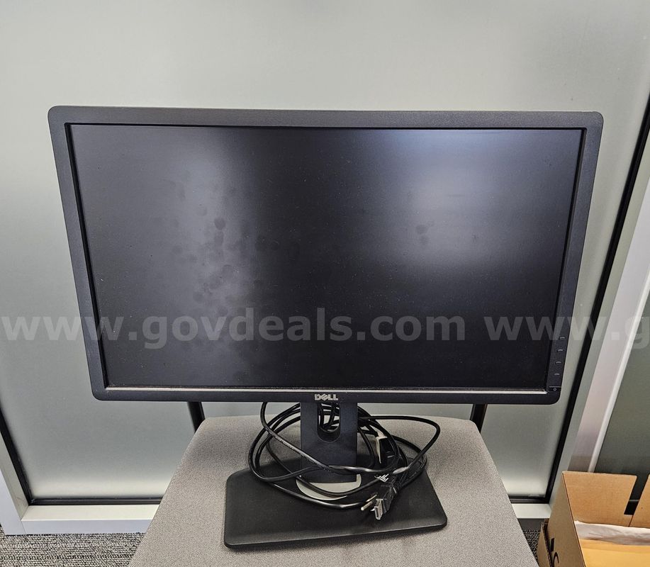 Five 24" Dell Monitors