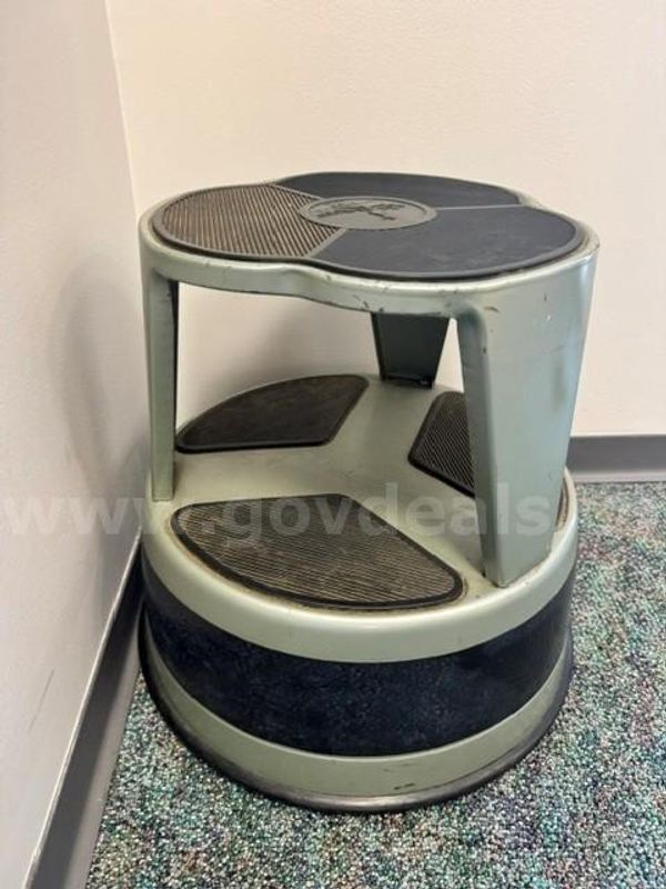 4 - Cramer Kik Step Steel Step Stools