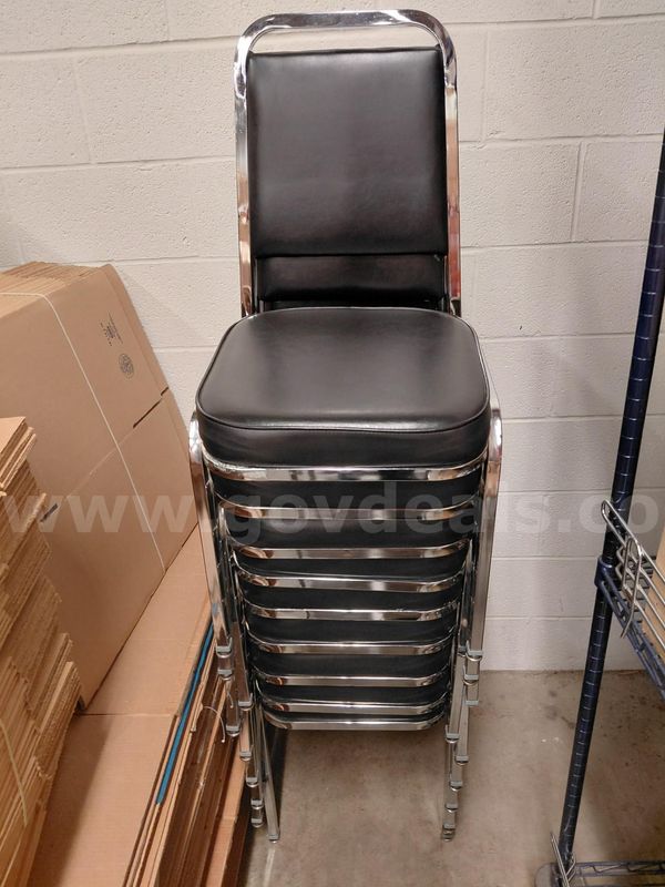 10 Metal stacking chairs