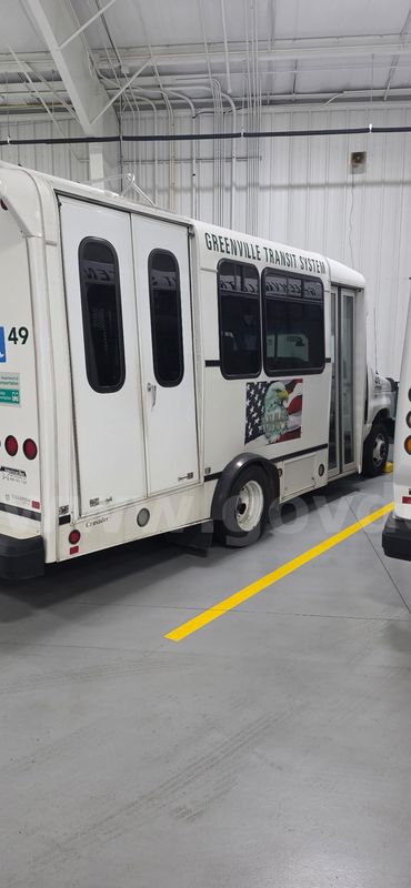 2013 FORD E-350 SUPER DUTY PASSENGER BUS