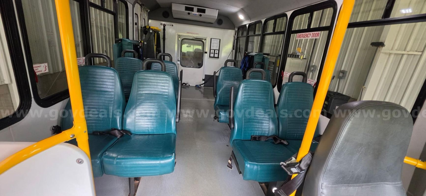 2016 FORD E450 SUPER DUTY PASSENGER BUS