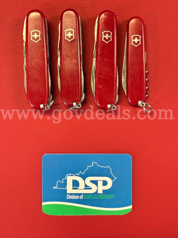 4 Victorinox Swiss Army Knives/PRE-OWNED/DS18574/99017/TSA
