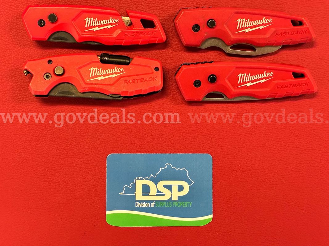 4 Milwaukee Fastback Utility Knives/PRE-OWNED/DS18584/99094/TSA