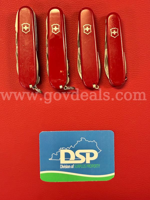 4 Victorinox Swiss Army Knives/PRE-OWNED/DS18584/99091/TSA