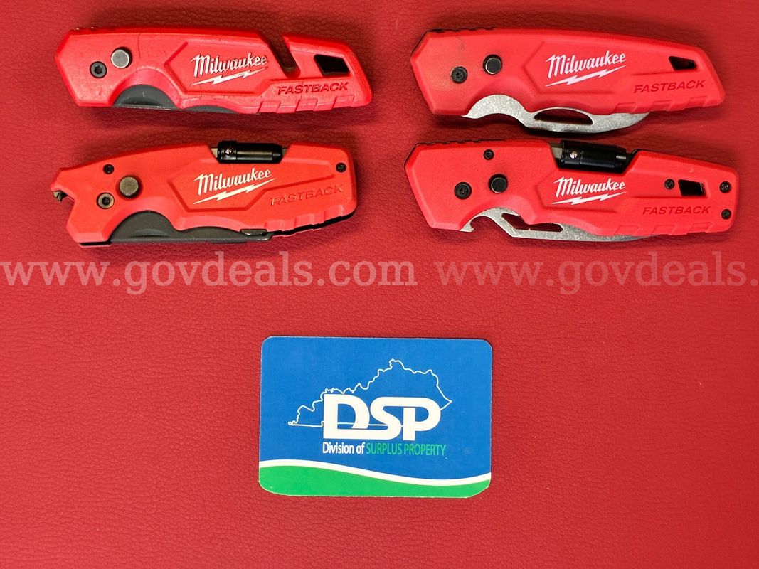 4 Milwaukee Fastback Utility Knives/PRE-OWNED/DS18611/99219/TSA