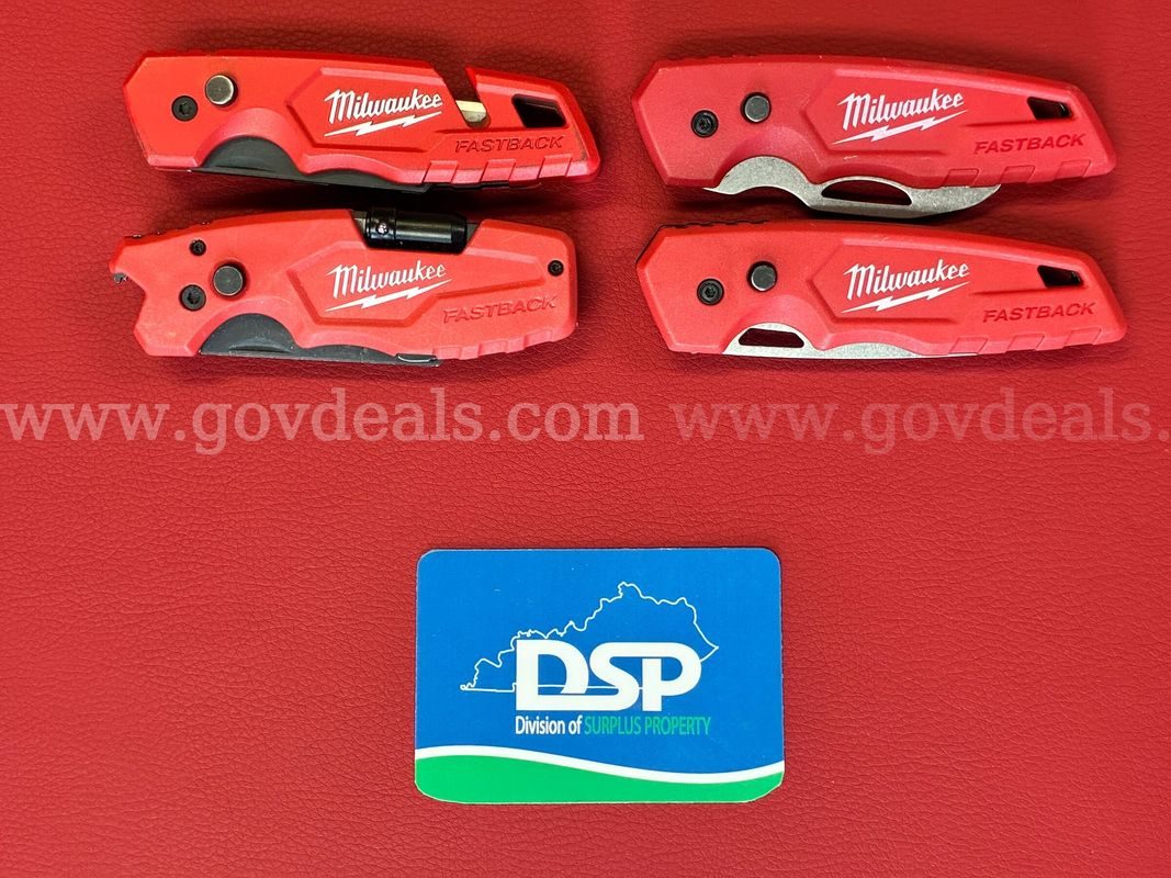 4 Milwaukee Fastback Utility Knives/PRE-OWNED/DS18667/99427/TSA