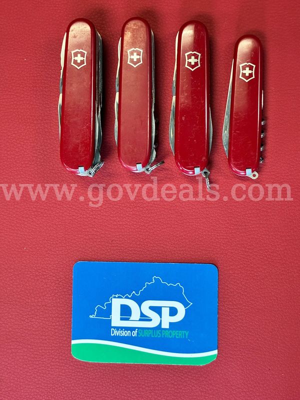 4 Victorinox Swiss Army Knives/PRE-OWNED/DS18667/99425/TSA