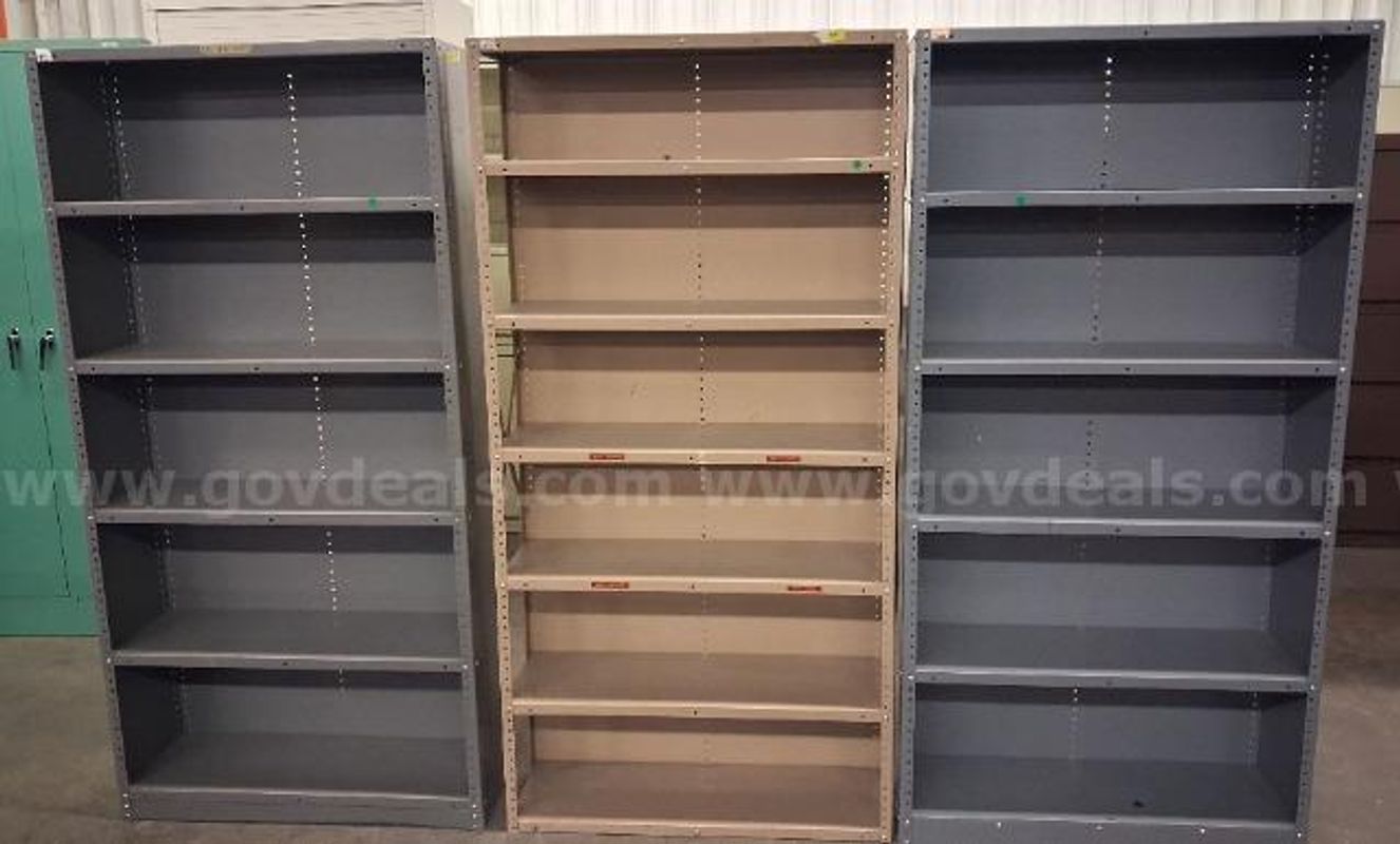 3 Metal Shelving Units/PRE-OWNED/DS18633/99277/DSP