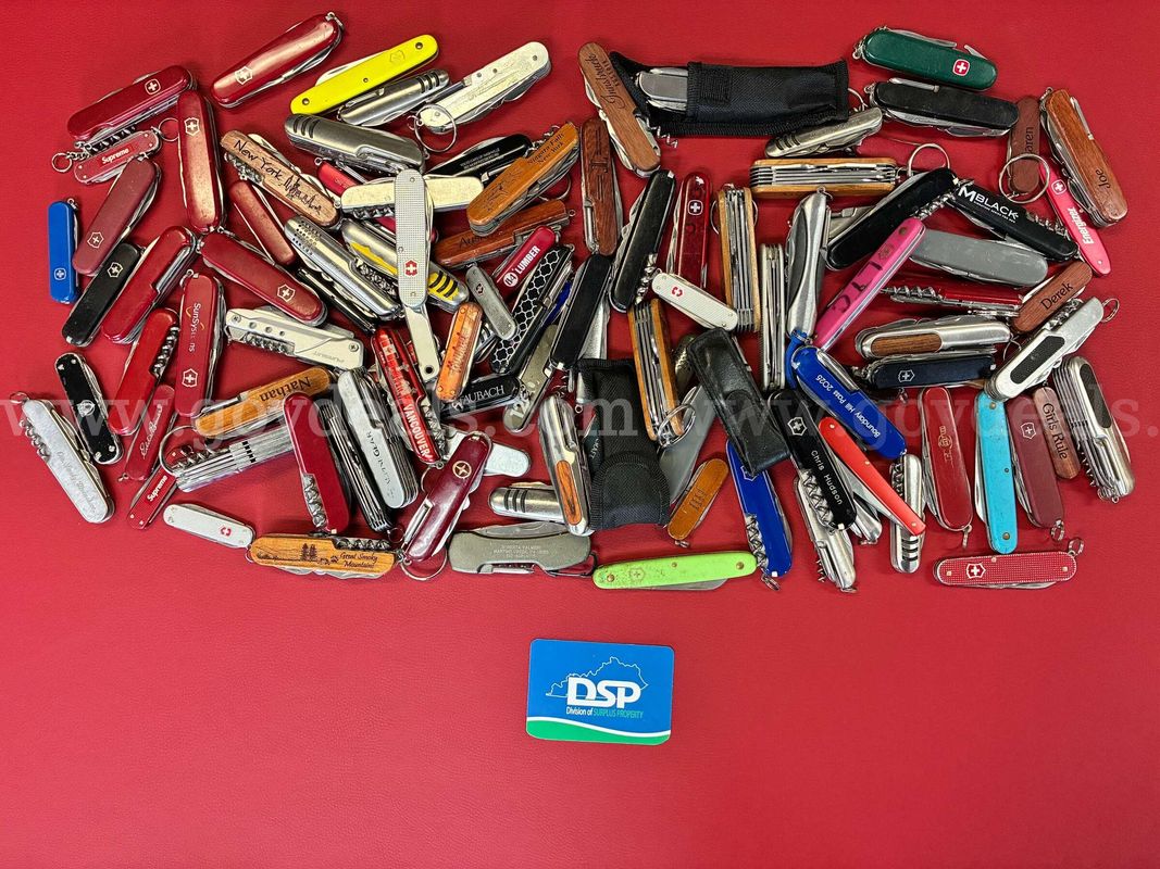 15.4 Pound Lot of Various Swiss Style Knives/PRE-OWNED/DS18675/99485/TSA