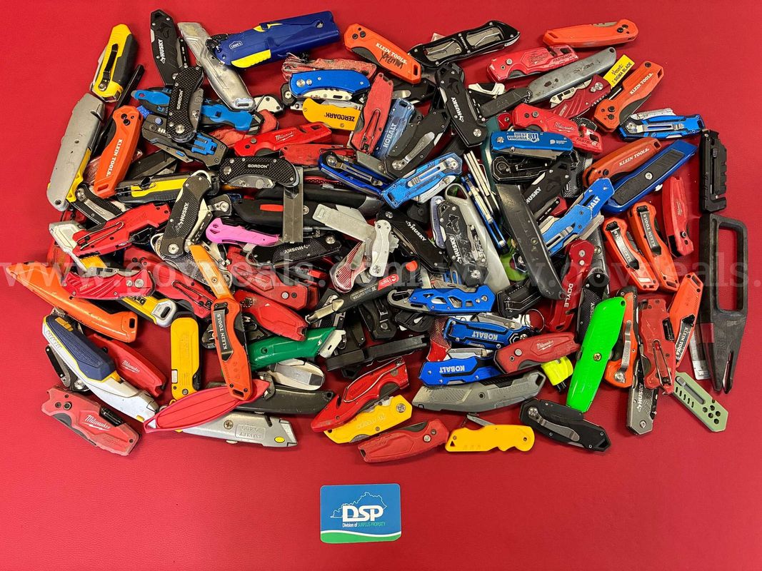 35.4 Pound Lot of Various Brand Utility Knives/PRE-OWNED/DS18679/99498/TSA