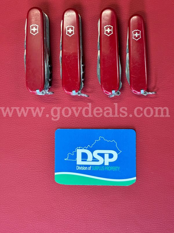 4 Victorinox Swiss Army Knives/PRE-OWNED/DS18688/99535/TSA